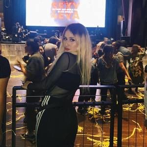 Meet your Posher, Julia